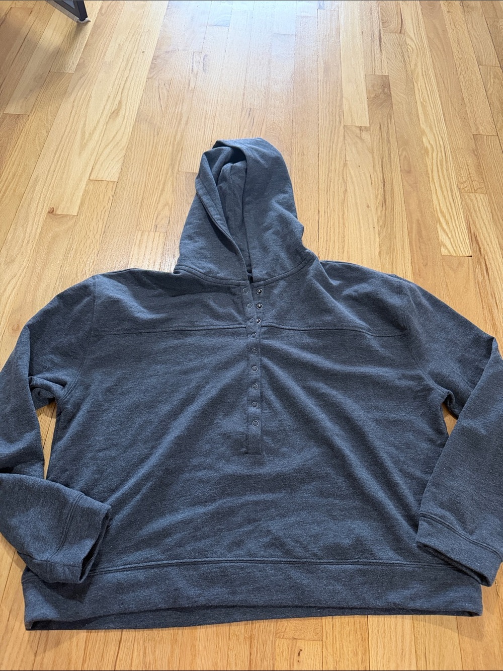 Hatch Gray Snap Nursing Hoodie Sz 2/L
